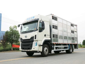 天錦國(guó)六6.8米畜禽運(yùn)輸車(chē)